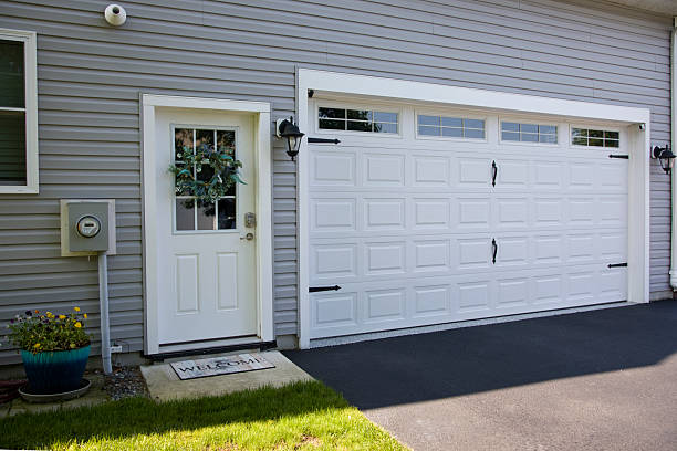 24/7 Emergency Garage Door Panel Replacement experts in Ravenna, NE
